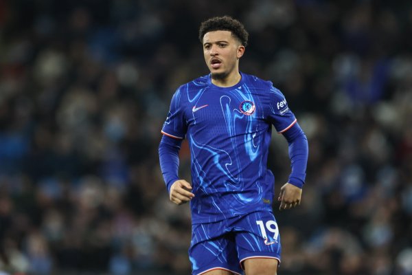 Mirror: No European top team is willing to meet Sancho s weekly salary level of 300,000 pounds, he is most likely to go to Saudi Arabia