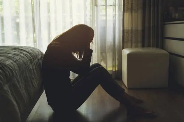 The 41-year-old wife has been diagnosed with menopause and cannot have children. Her husband criticized 