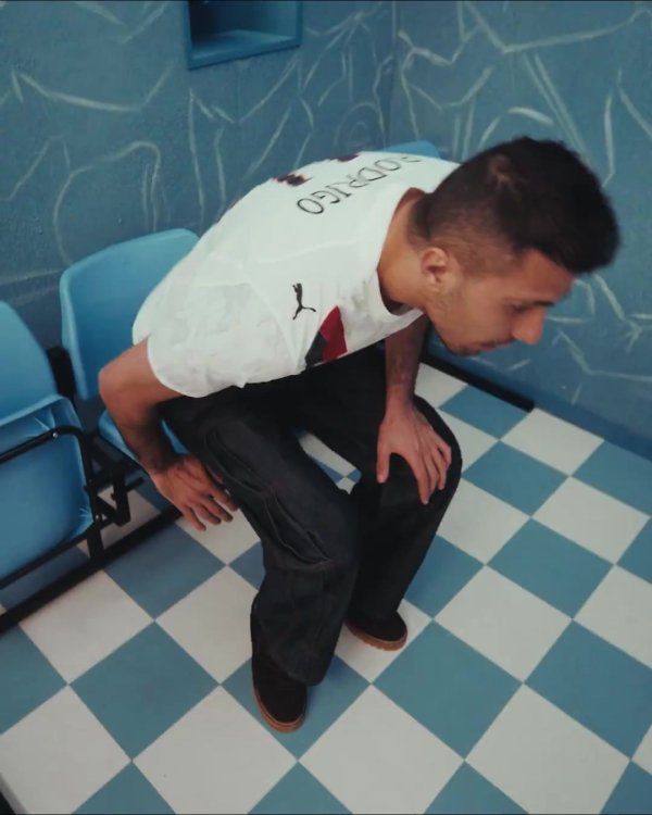 Manchester City releases special edition joint jerseys, priced at £140
