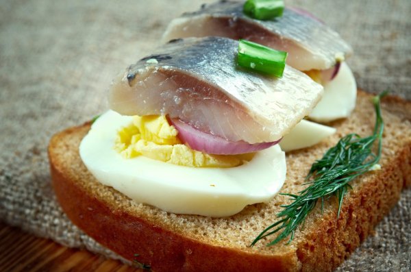 Diet affects brain awareness! Research suggests that healthy eating is the earlier the better, and the 