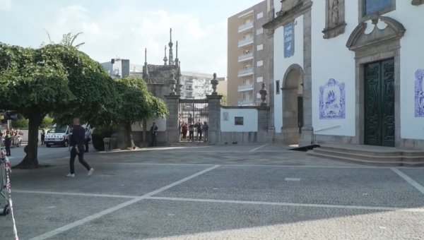 Reporter: Because hundreds of people were so mourning yesterday, the family of Ruota hoped that the funeral would be held in private