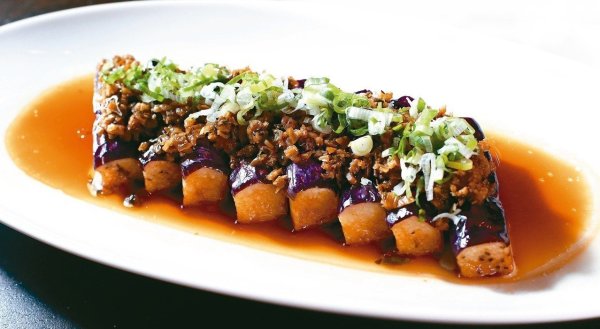 There are 5 benefits for high-quality and low-heat eggplant! The eggplant is too oily and does not turn black when it is too warm. Adding 