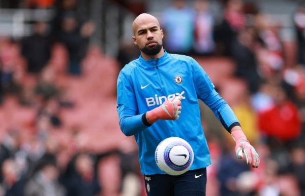 Reporter: Sanchez and Jorgensen compete for Chelsea s starter in the new season, and it may not be much to introduce a new goalkeeper