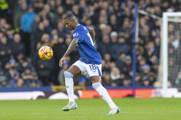 British media: 40-year-old Ashley Young will join Ipswich as a free agent