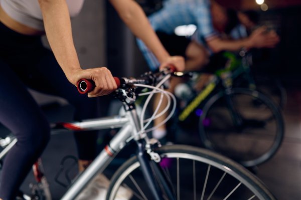 How to choose suitable sports? Detailed explanation of aerobic exercise, core and strength training projects and principles