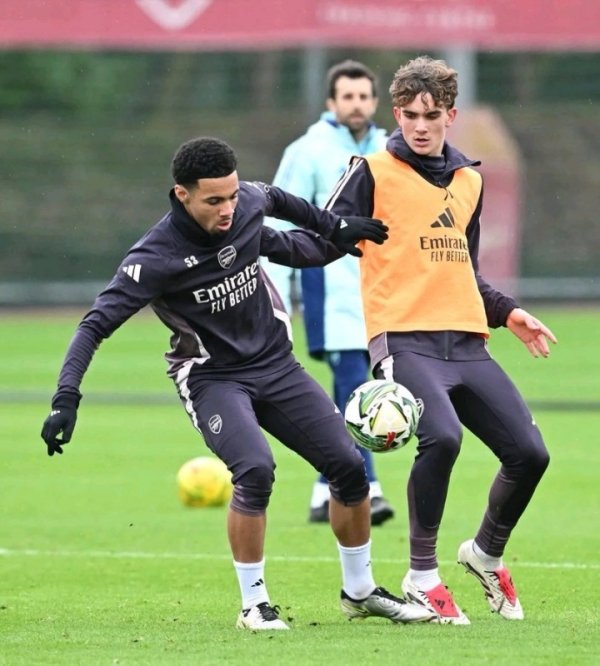 15-year-old Doman can play in the Premier League in the new season, but he has missed the record of Nvanelli s youngest appearance