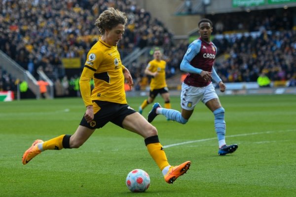 Reporter: Wolves forward Fabio Silva joins Dortmund for 27 million euros, and will have a physical examination tomorrow