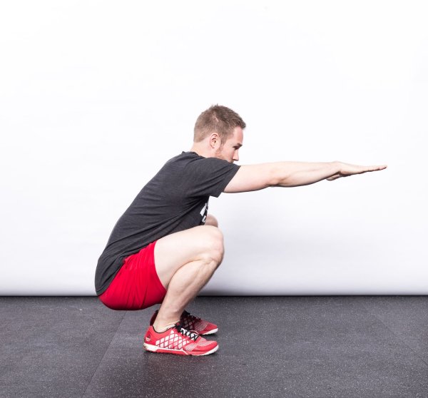 Squat, not just squat! Experts should show their bare hands to squat