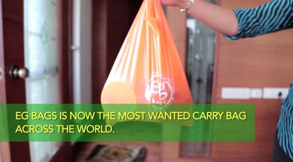 Cheap, environmentally friendly plastic bag replacements continue to be found! Not only can it be decomposed, but it can also be drunk!