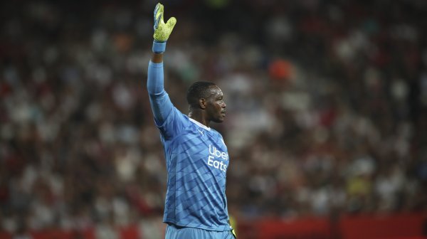 End of 20 years of career! Mandanda, a French nationalist, announced his retirement before the age of 40
