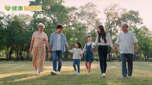 Walking after a meal not only helps digestion, but also reduces the risk of kidney cancer and dementia! 5 major health benefits extend expected life