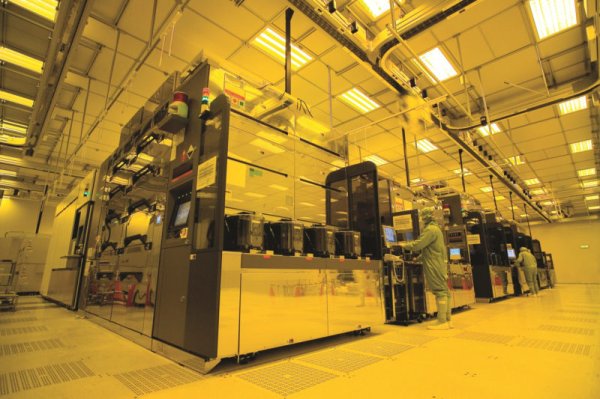 Taiwan Electric has re-created new highs in stock price market value: 1,300 yuan, 2 nanometer demand price topic