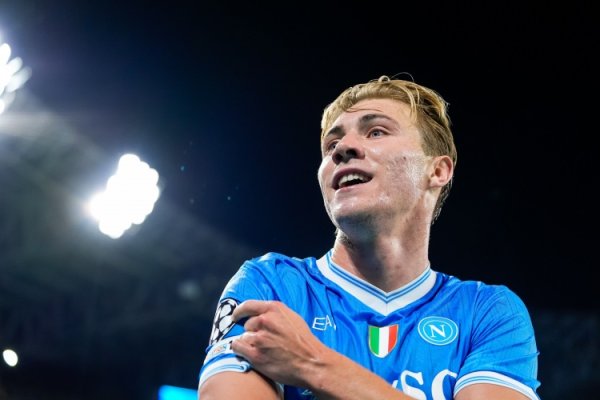 Like a fish in water! Denmark coach: Hoylen is very good at Napoli and his teammates are willing to help him