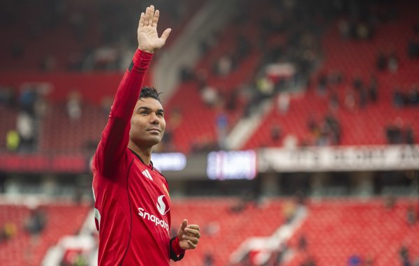Weekly salary exceeds 300,000 pounds! British media: If 33-year-old Casemiro is willing to take a significant salary cut, Manchester United may renew his contract