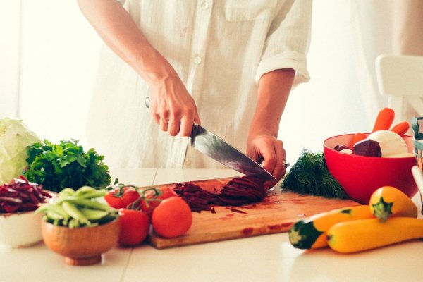 Instead of cutting back on food expenses, change your habits: 5 things even lazy housewives can do